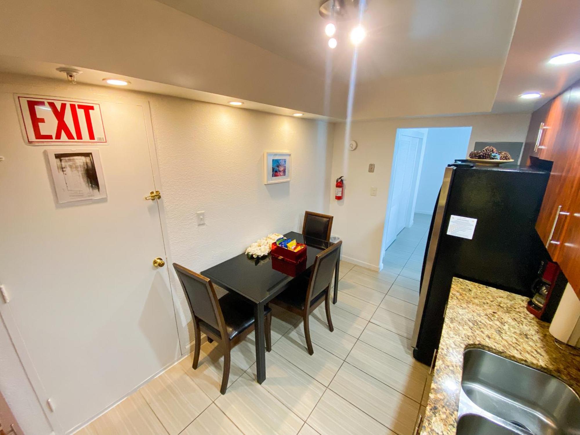 Beach Bliss Steps To Ocean, Pool & Game Room Fun Hollywood Exterior photo